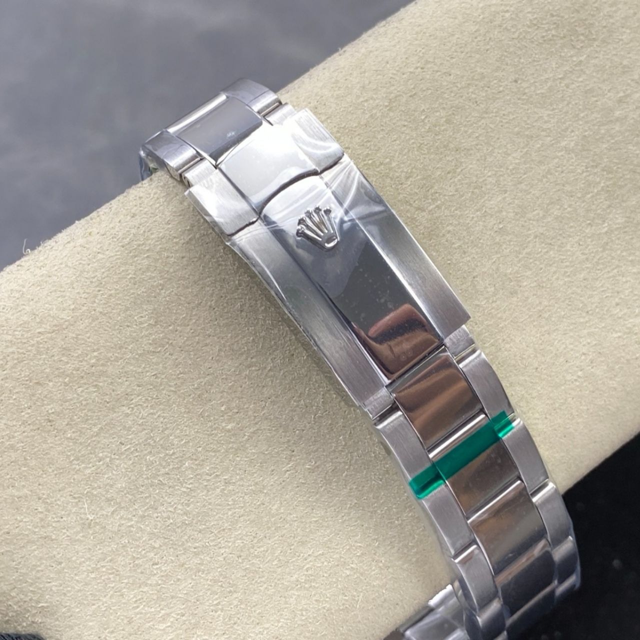 Rolex Datejust Green Dial 41mm - Image 6