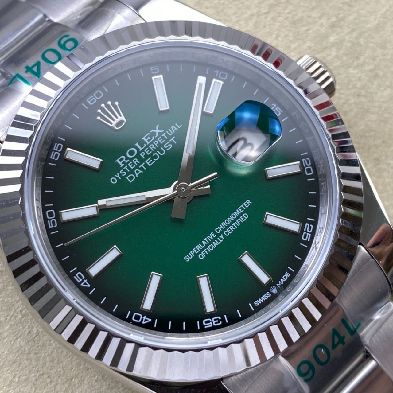 Rolex Datejust Green Dial 41mm - Image 7
