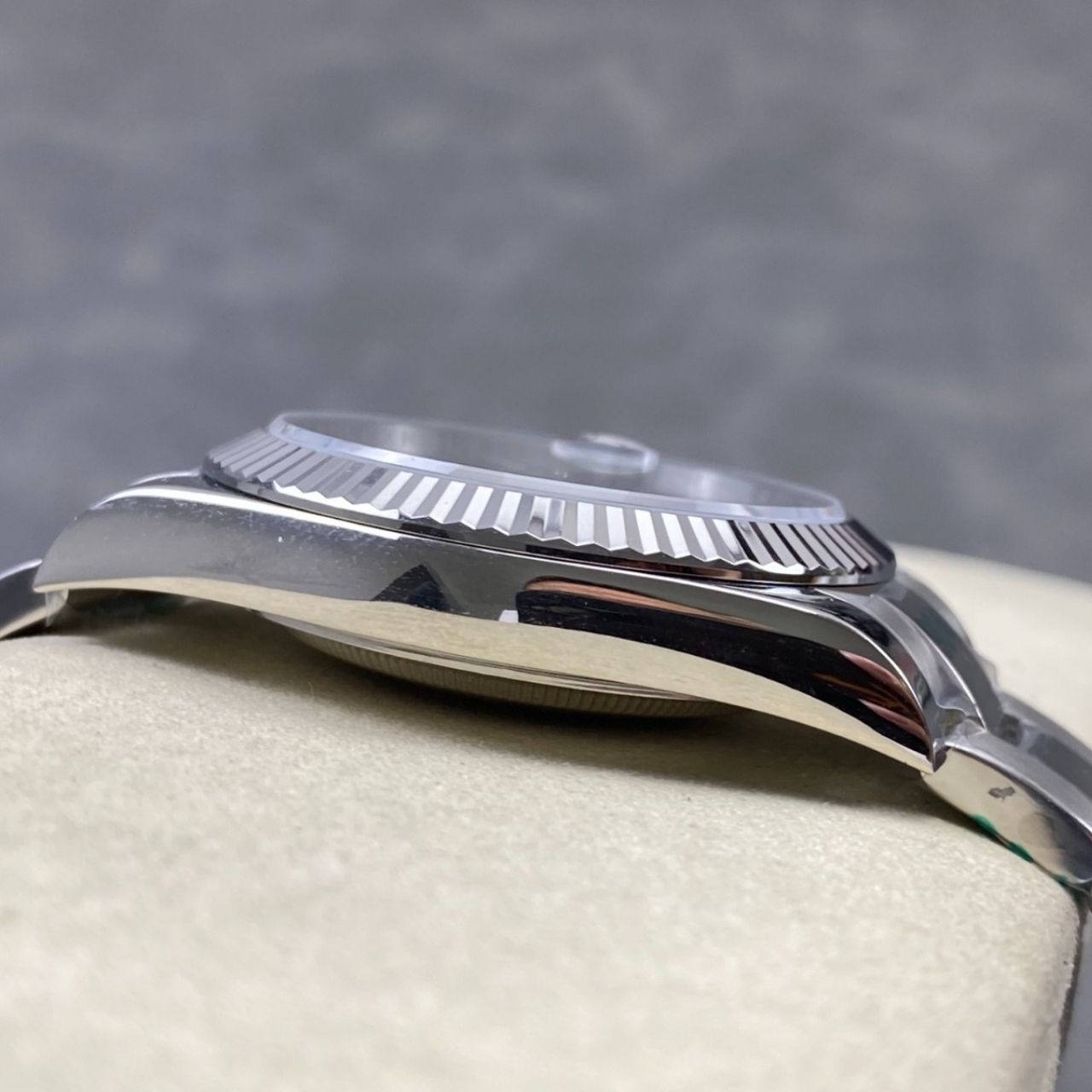 Rolex Datejust Green Dial 41mm - Image 9