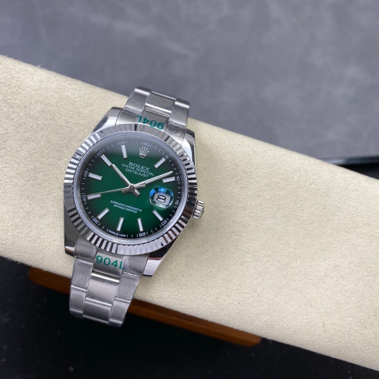 Rolex Datejust Green Dial 41mm - Image 10