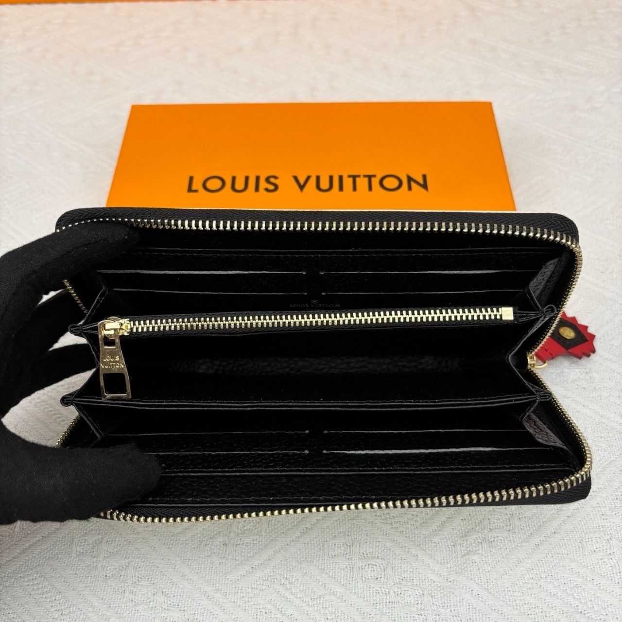 Louis Vuitton Zippy Wallet Monogram Crafty White 20Cm M69698 - Image 5