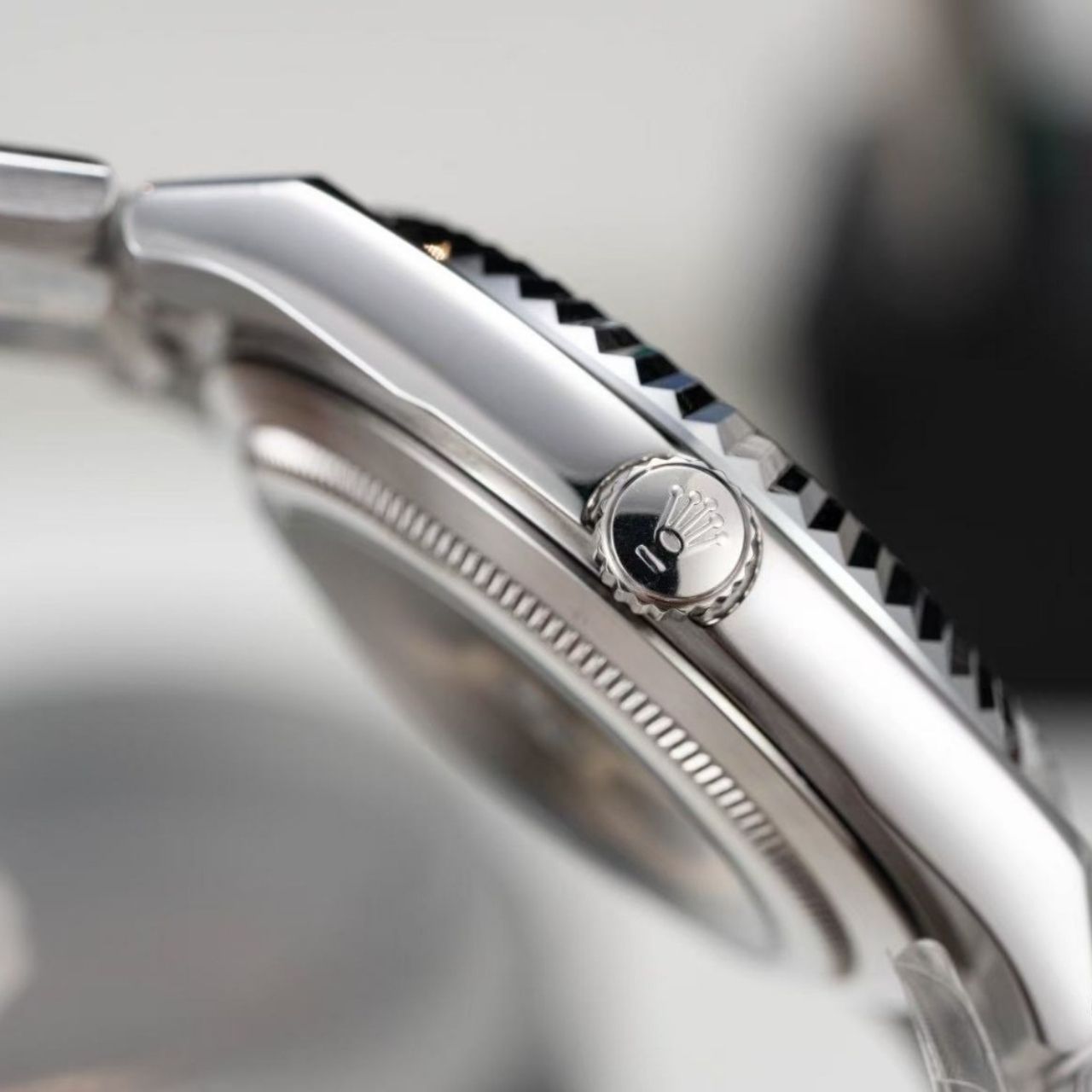 Rolex Land-Dweller White Dial 40mm 127334 - Image 3