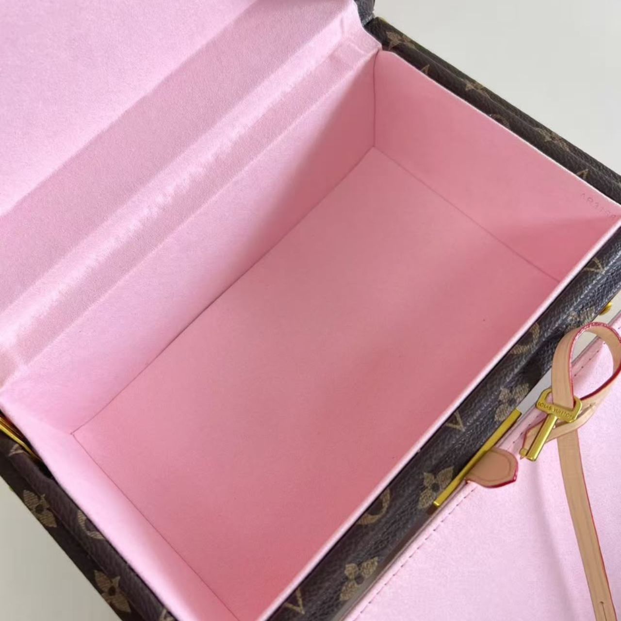 Prestige Edition - Louis Vuitton Coffret Tresor Monogram 25cm M29654 - Image 5