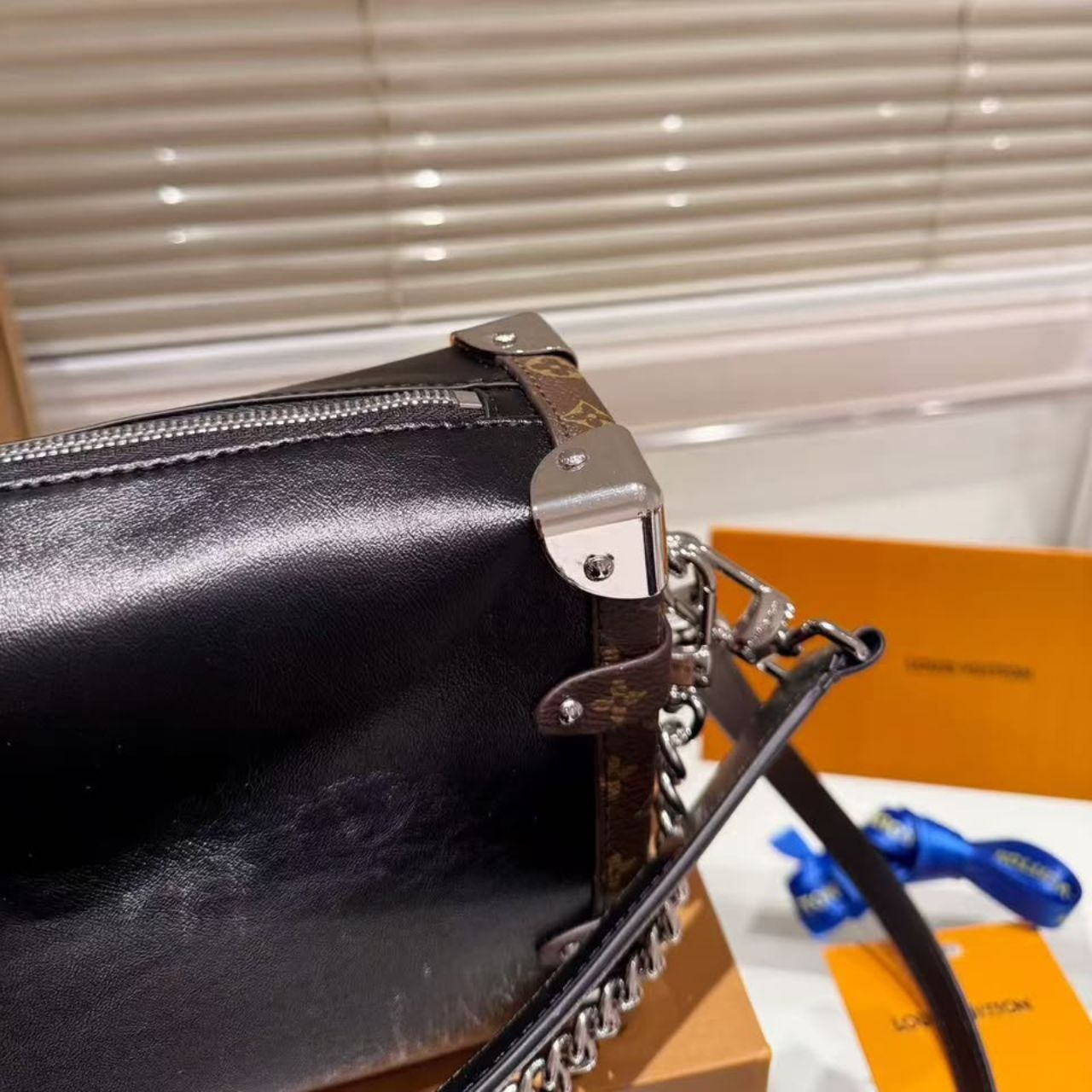 Louis Vuitton Side Trunk MM 23cm M26304 - Image 10