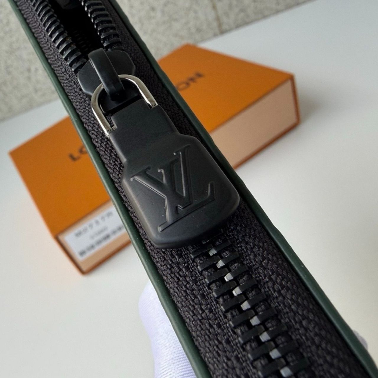 Louis Vuitton Zippy Wallet Horizontal Forest Green 21cm M27178 - Image 4