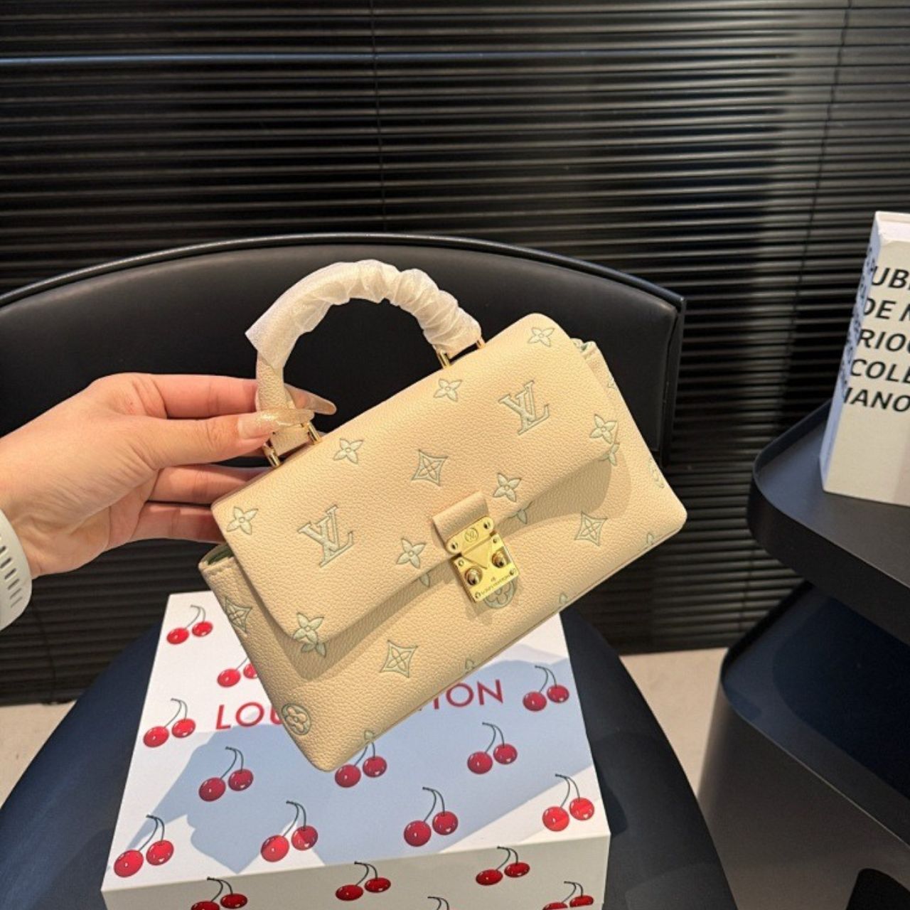 Louis Vuitton Madeleine Nano Milky white 21cm M27698 - Image 5