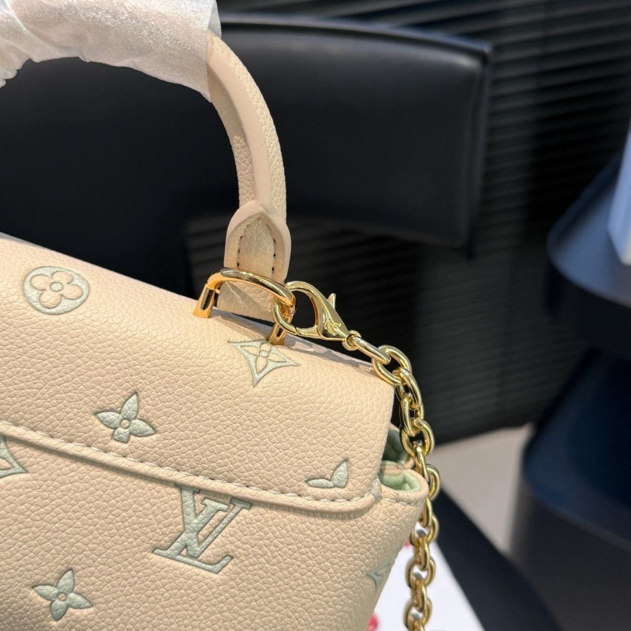 Louis Vuitton Madeleine Nano Milky white 21cm M27698 - Image 6