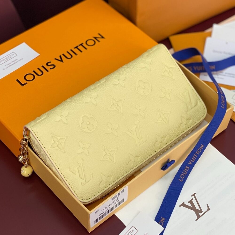 Alternative view of Louis Vuitton Zippy Wallet Monogram Embleme Banana 19cm M28969