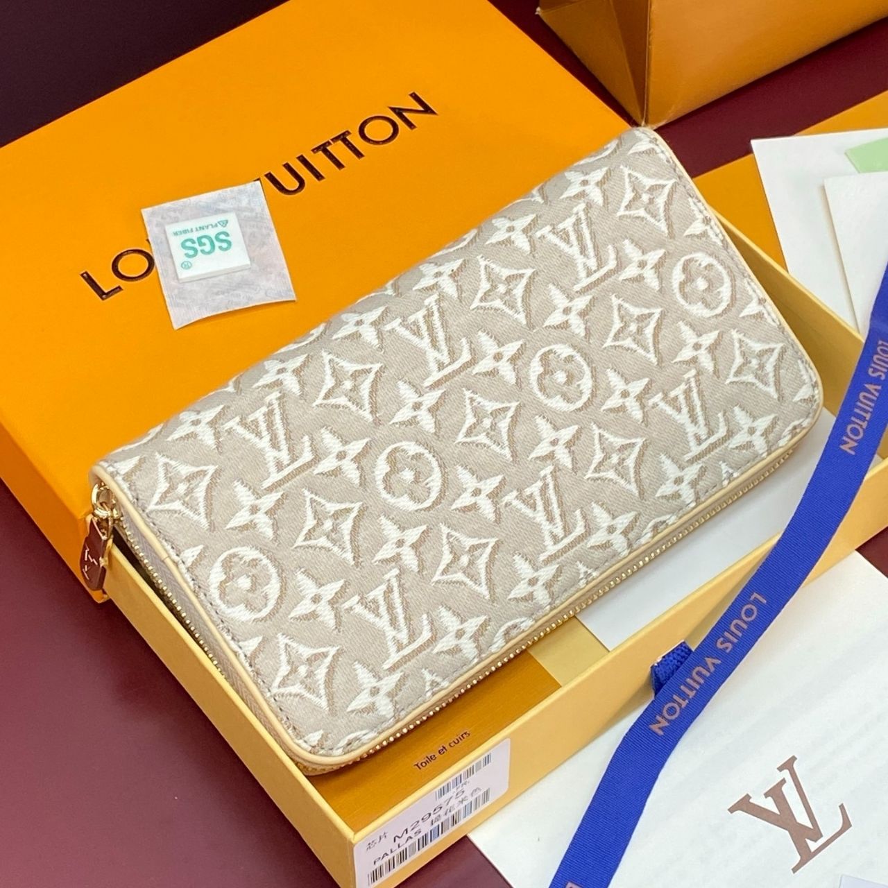 Louis Vuitton Zippy Wallet Monogram Embleme Peuplier 19cm M29575 - Image 12