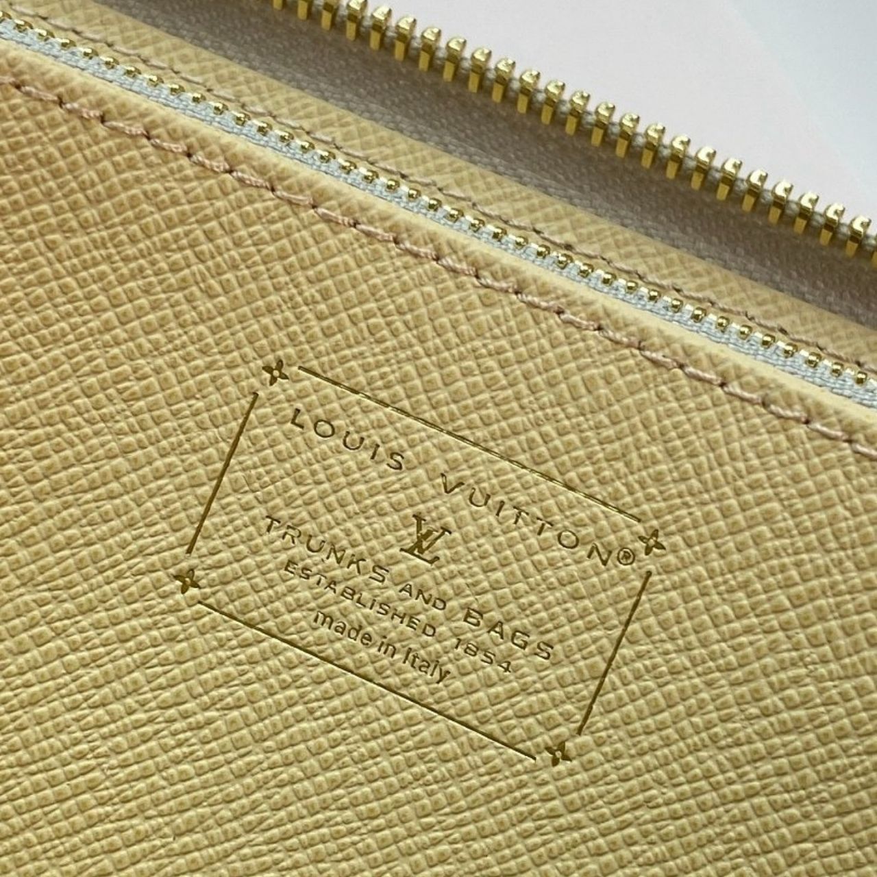 Louis Vuitton Zippy Wallet Monogram Embleme Peuplier 19cm M29575 - Image 6