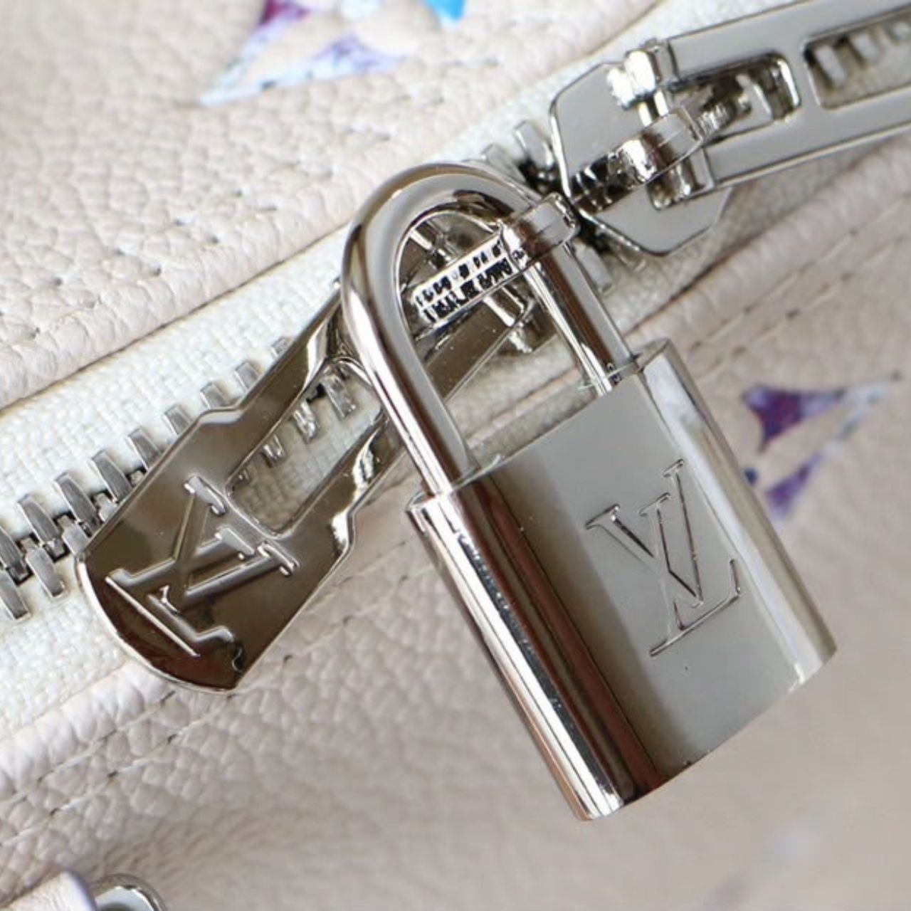 Prestige Edition - Louis Vuitton Alma BB Link Quartz 23cm M2A086 - Image 7