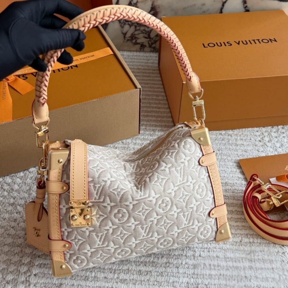 Alternative view of Louis Vuitton Side Trunk MM Monogram Embleme Peuplier 23cm M2A145