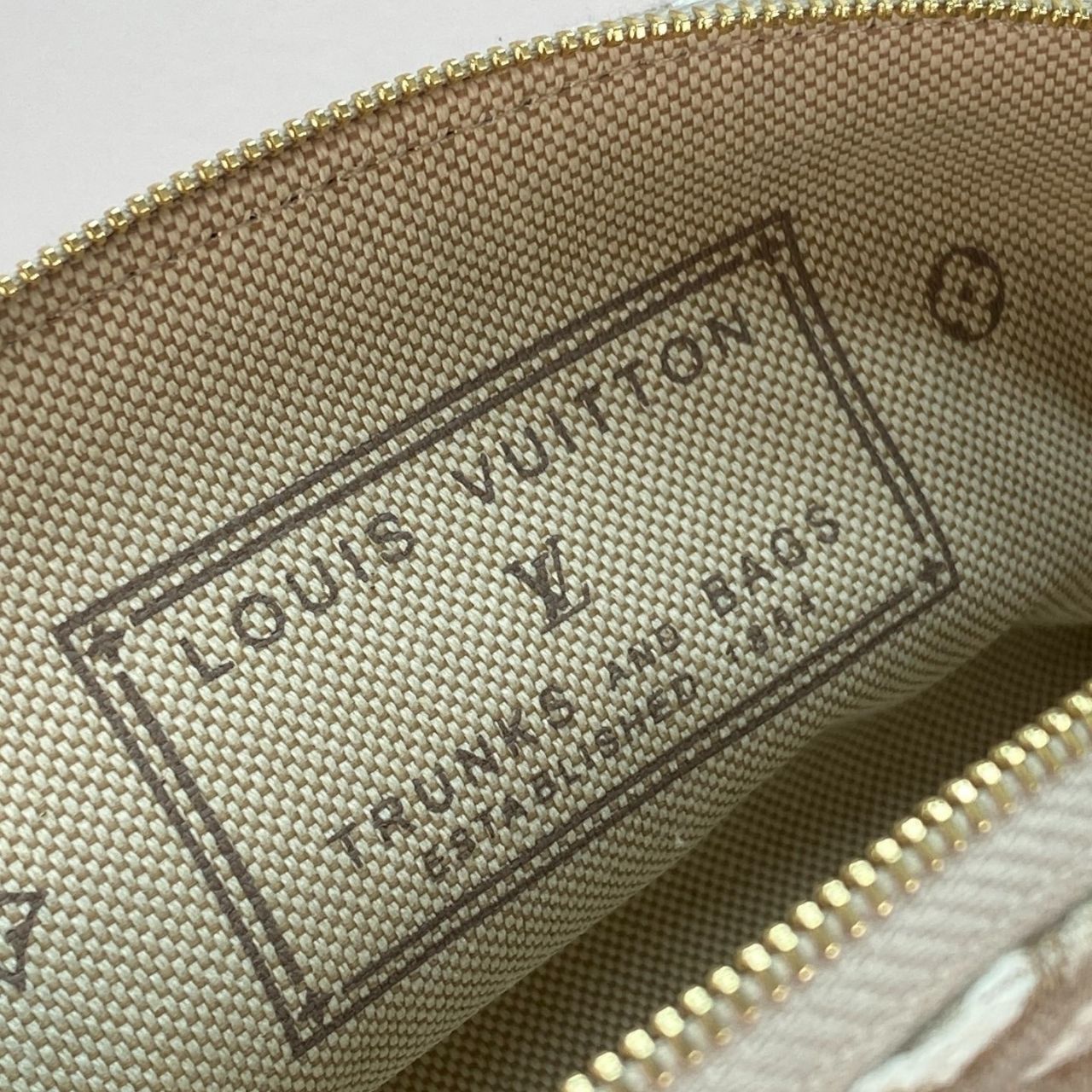 Louis Vuitton Pochette Cosmetique PM Peuplier Beige 19cm M2A320 - Image 11