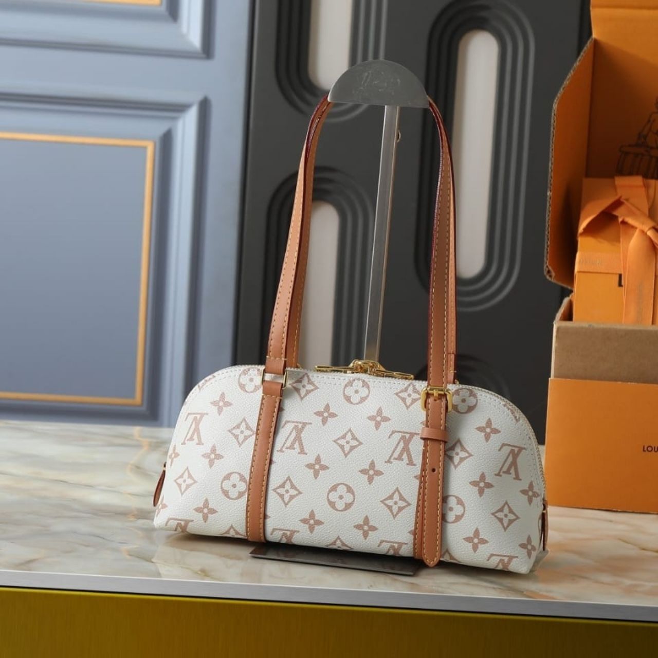 Louis Vuitton Squire East-West Monogram Dune 29cm M2A457 - Image 4