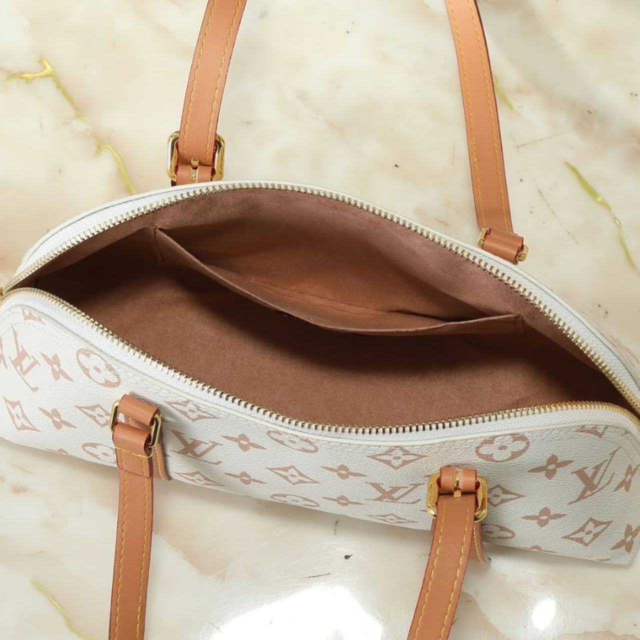 Louis Vuitton Squire East-West Monogram Dune 29cm M2A457 - Image 7