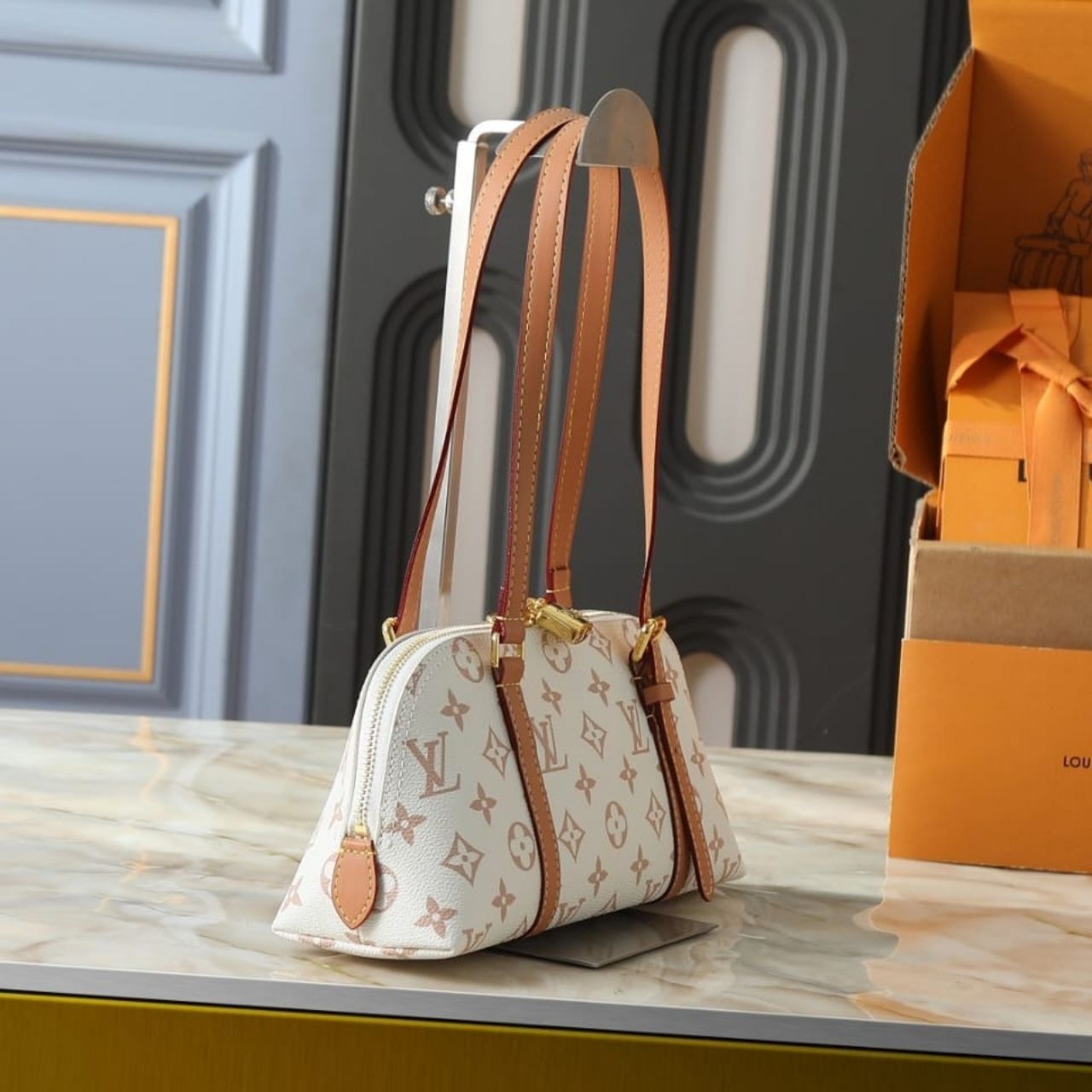 Louis Vuitton Squire East-West Monogram Dune 29cm M2A457 - Image 8