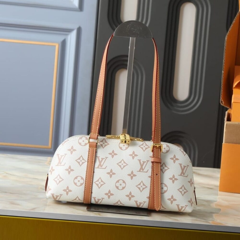 Alternative view of Louis Vuitton Squire East-West Monogram Dune 29cm M2A457