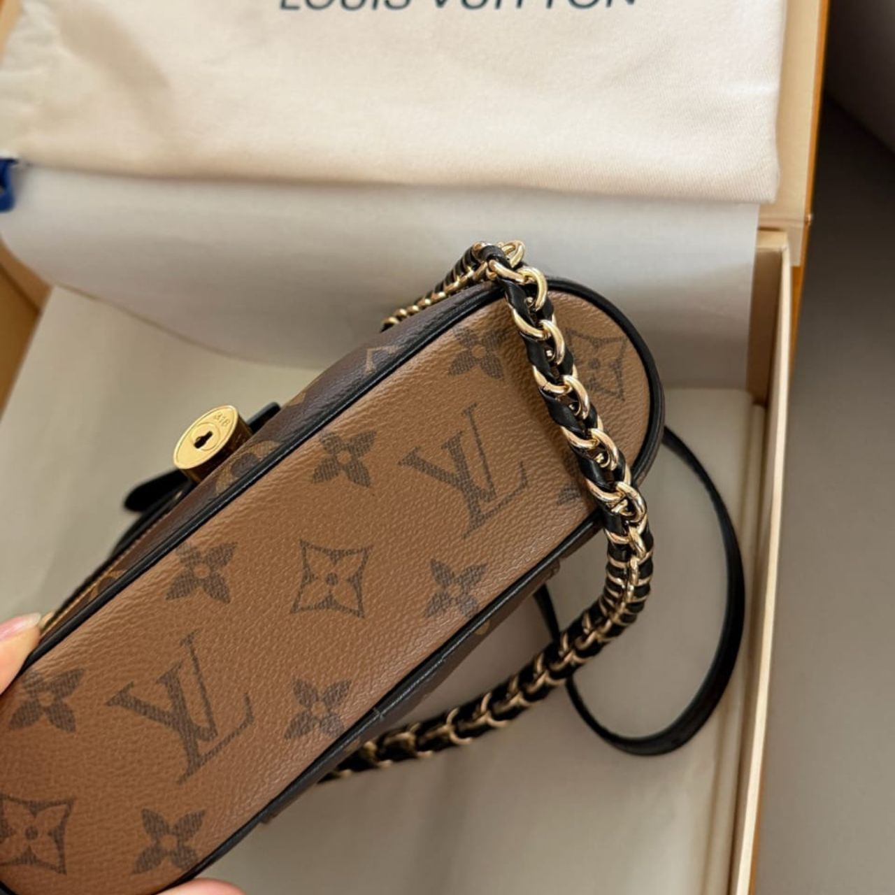 Louis Vuitton Vanity Chain Pouch Monogram 19cm M47125 - Image 3