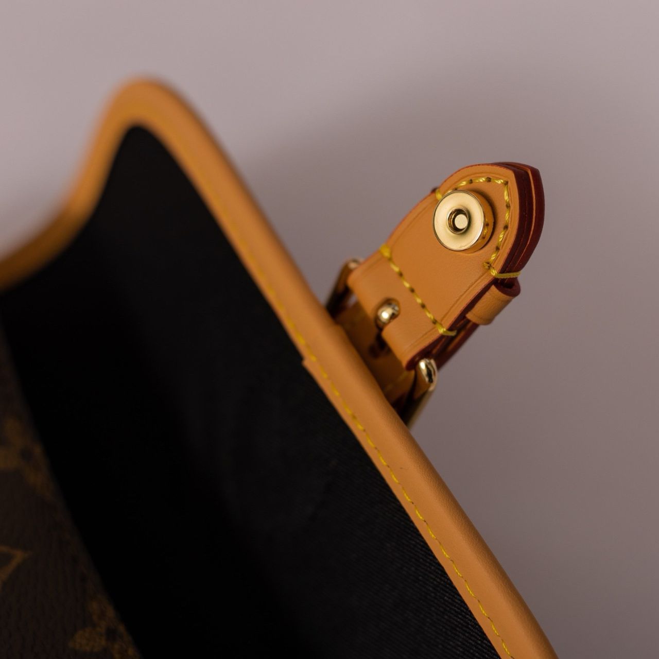 Louis Vuitton Nano Diane Monogram 19cm M83298 - Image 3