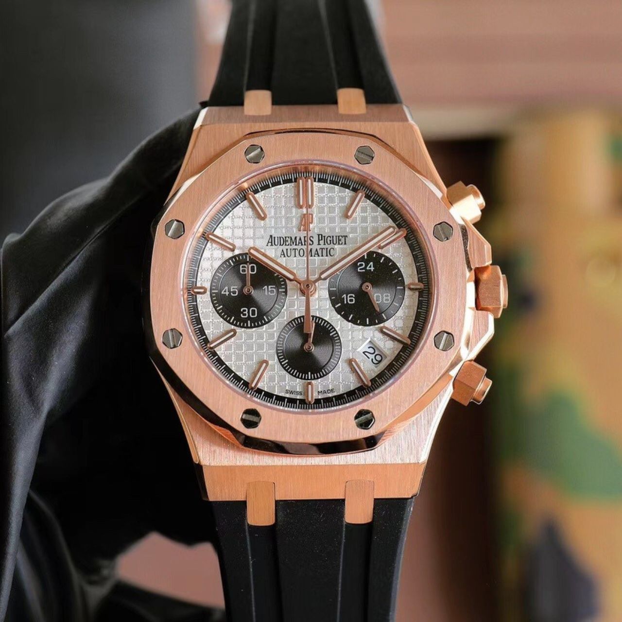 Audemars Piguet Royal Oak Offshore Chronograph 42mm - Image 4