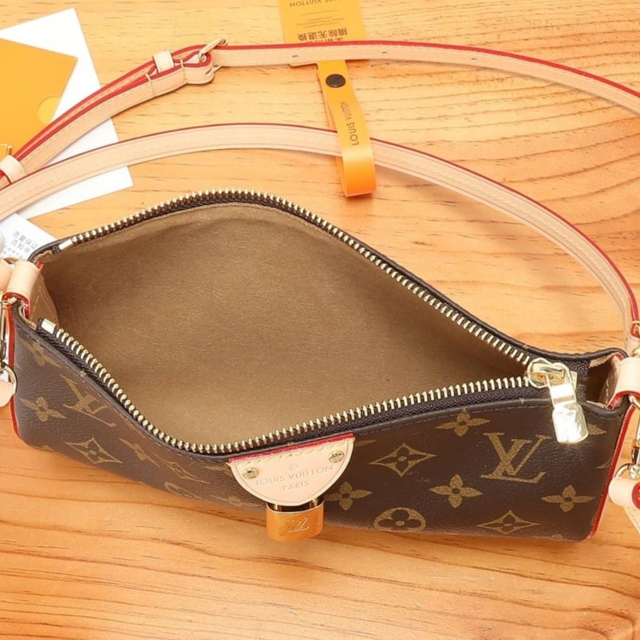Prestige Edition - Louis Vuitton Pochette Tirette Monogram 20cm M12859 - Image 11