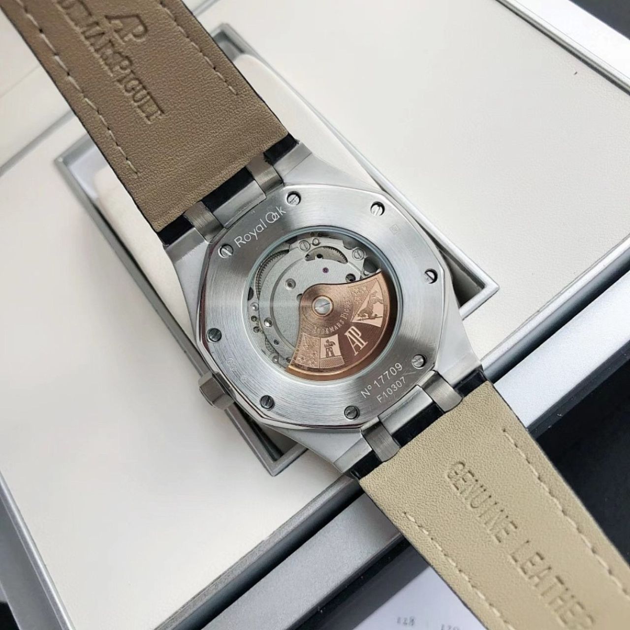 Audemars Piguet Royal Oak 15400 Blue Dial Leather Strap 41mm - Image 4