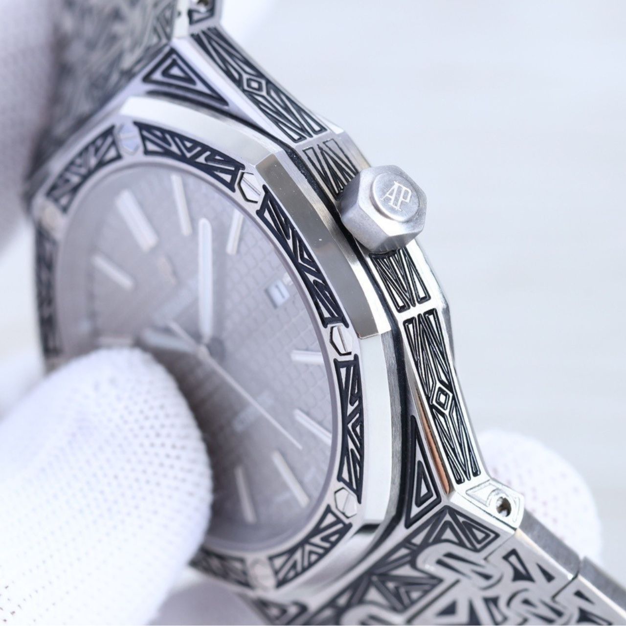 Audemars Piguet Royal Oak Engraved Edition 41mm - Image 4