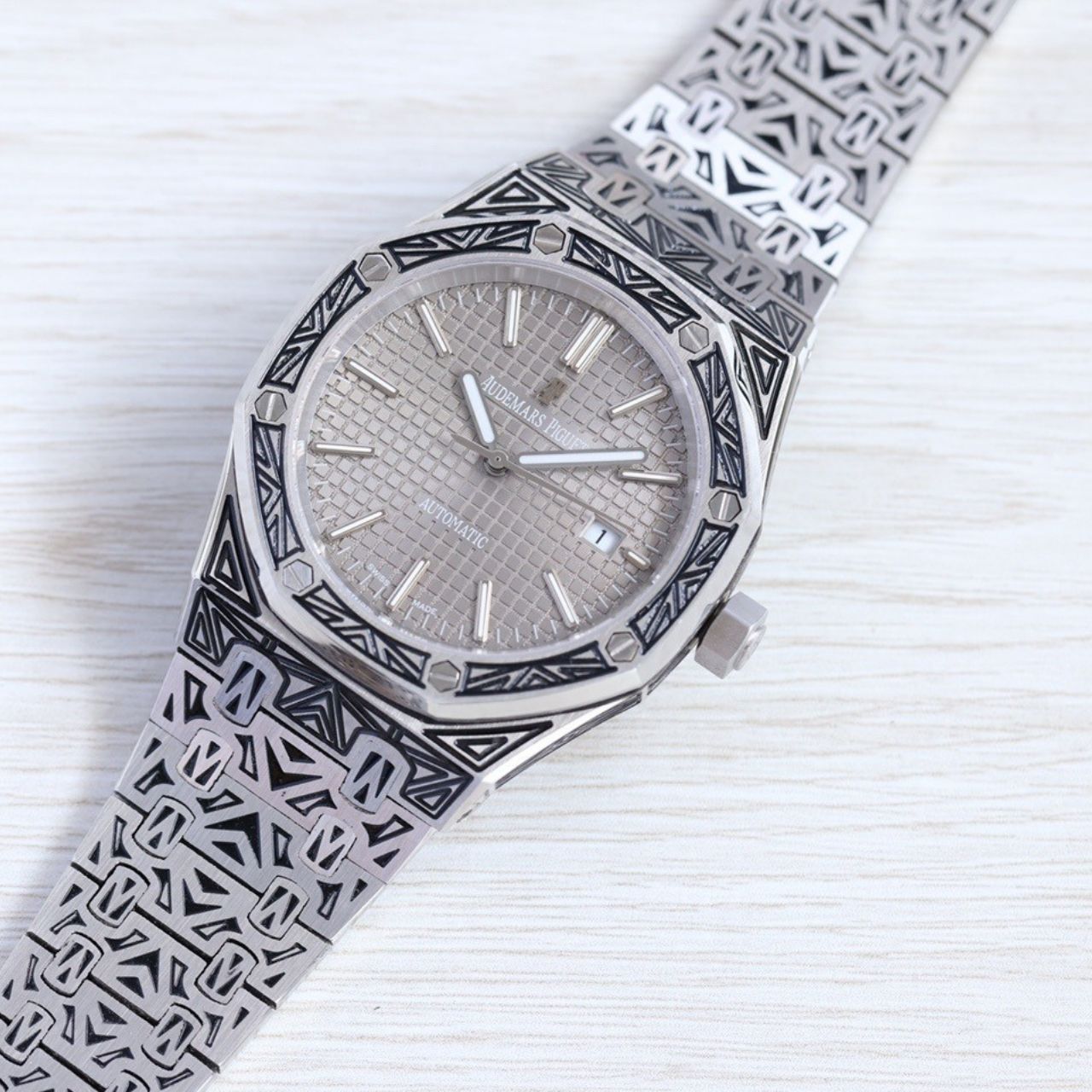 Audemars Piguet Royal Oak Engraved Edition 41mm - Image 5