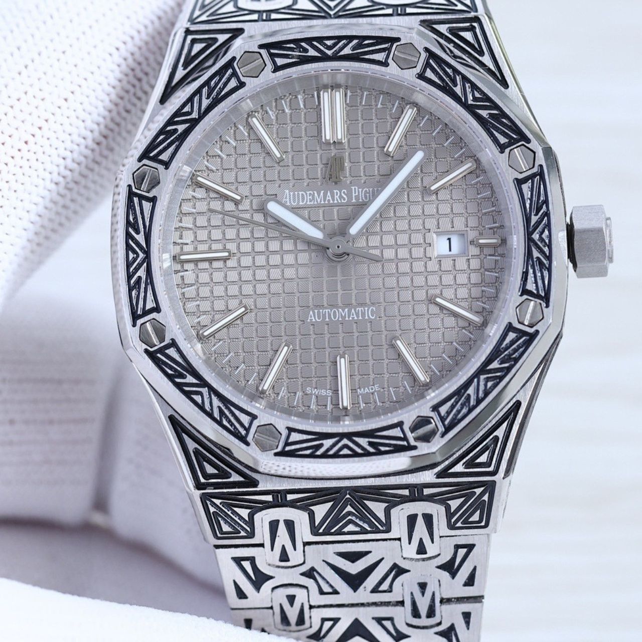 Audemars Piguet Royal Oak Engraved Edition 41mm - Image 7