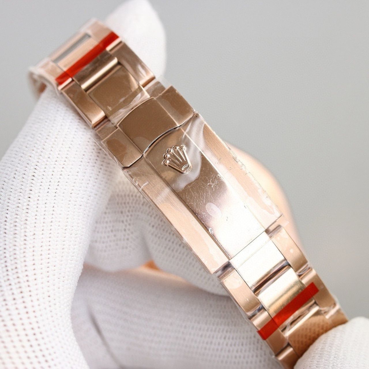 Rolex Sky-Dweller Rose Gold 42mm - Image 4