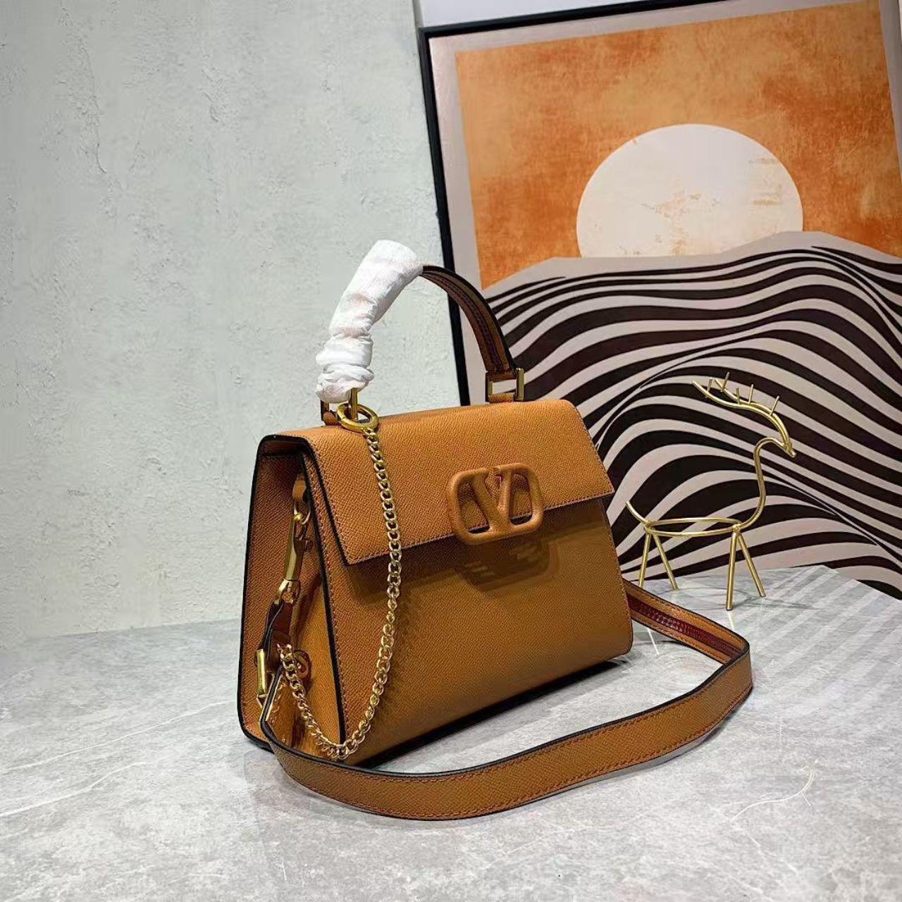 Valentino Garavani Vsling Small Handbag In Grainy Calfskin 25cm - Image 4