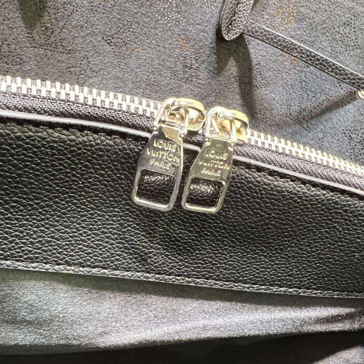 Louis Vuitton Bella Tote Bag Black 32cm M59200 - Image 11
