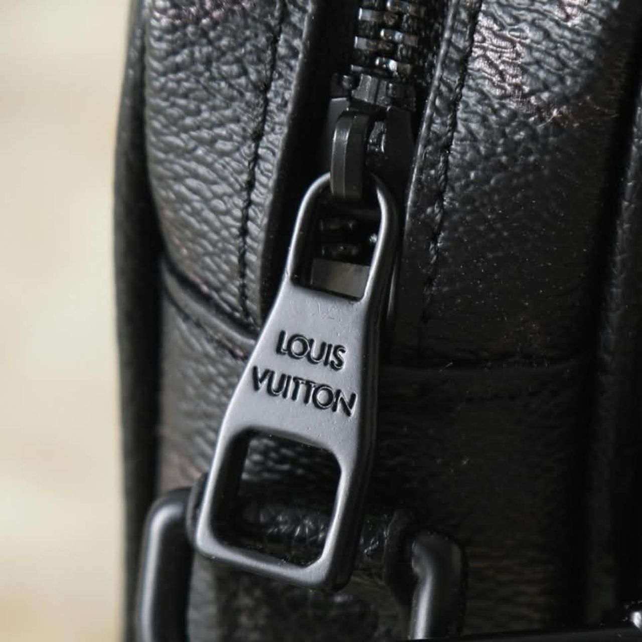 Louis Vuitton Nil Monogram Eclipse Black 25cm - Image 8