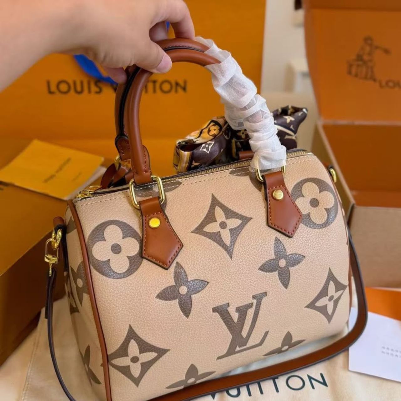 Louis Vuitton Speedy Bandouliere 25 Monogram Empreinte Beige Brown 25cm - Image 3