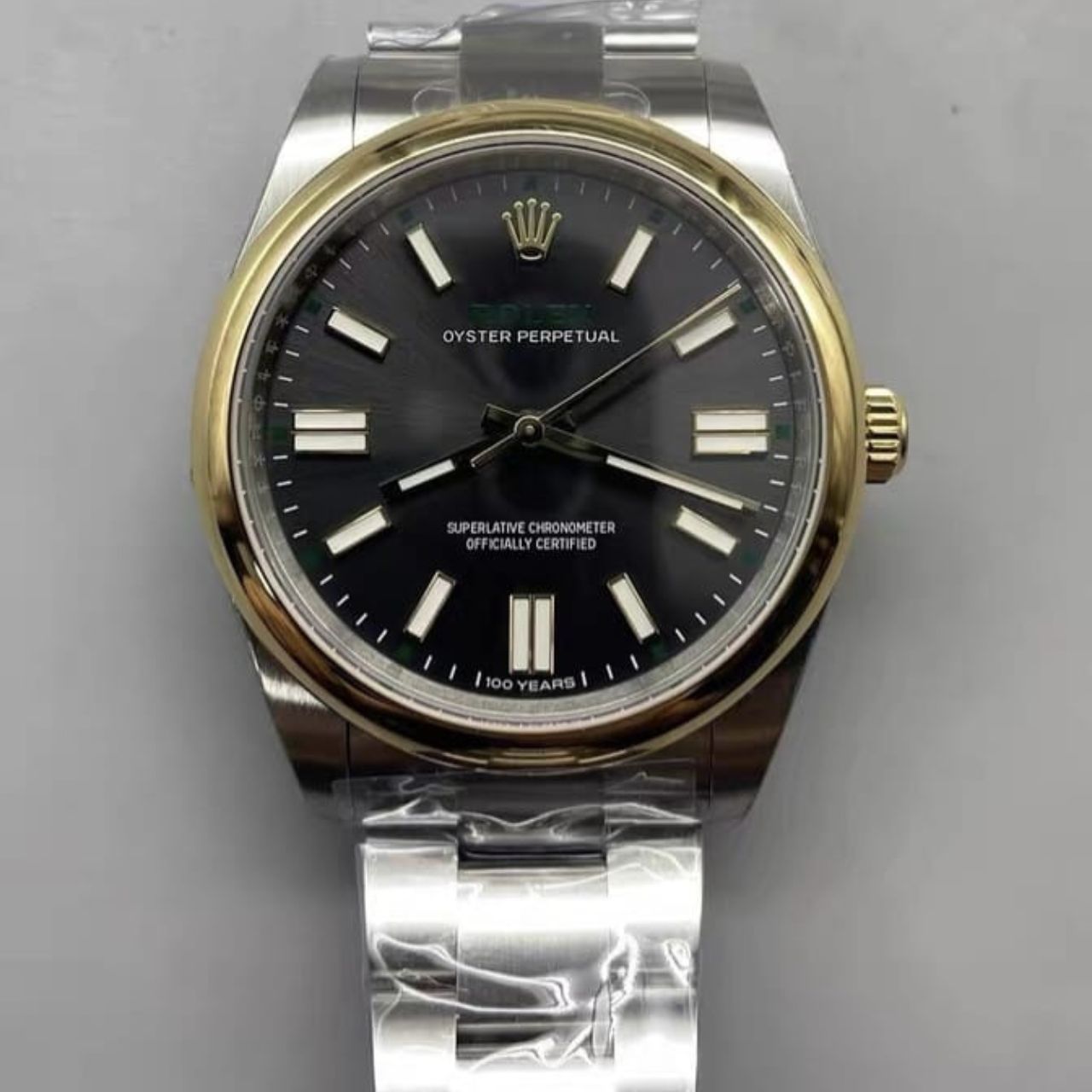 Rolex Oyster Perpetual 41 Gold 41mm 134303 - Image 3