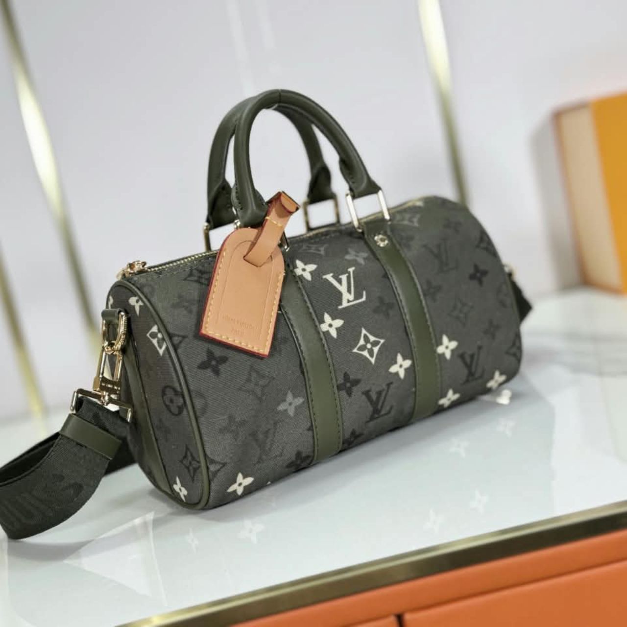 Louis Vuitton Keepall Bandouliere 25 Khaki 25cm M26930 - Image 4