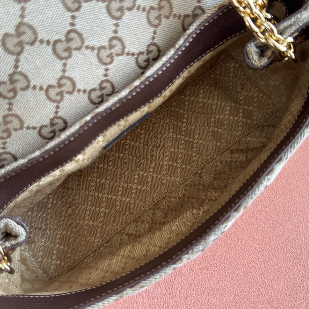 Gucci GG Marmont Small Shoulder Bag Beige GG Canvas 23Cm - Image 3