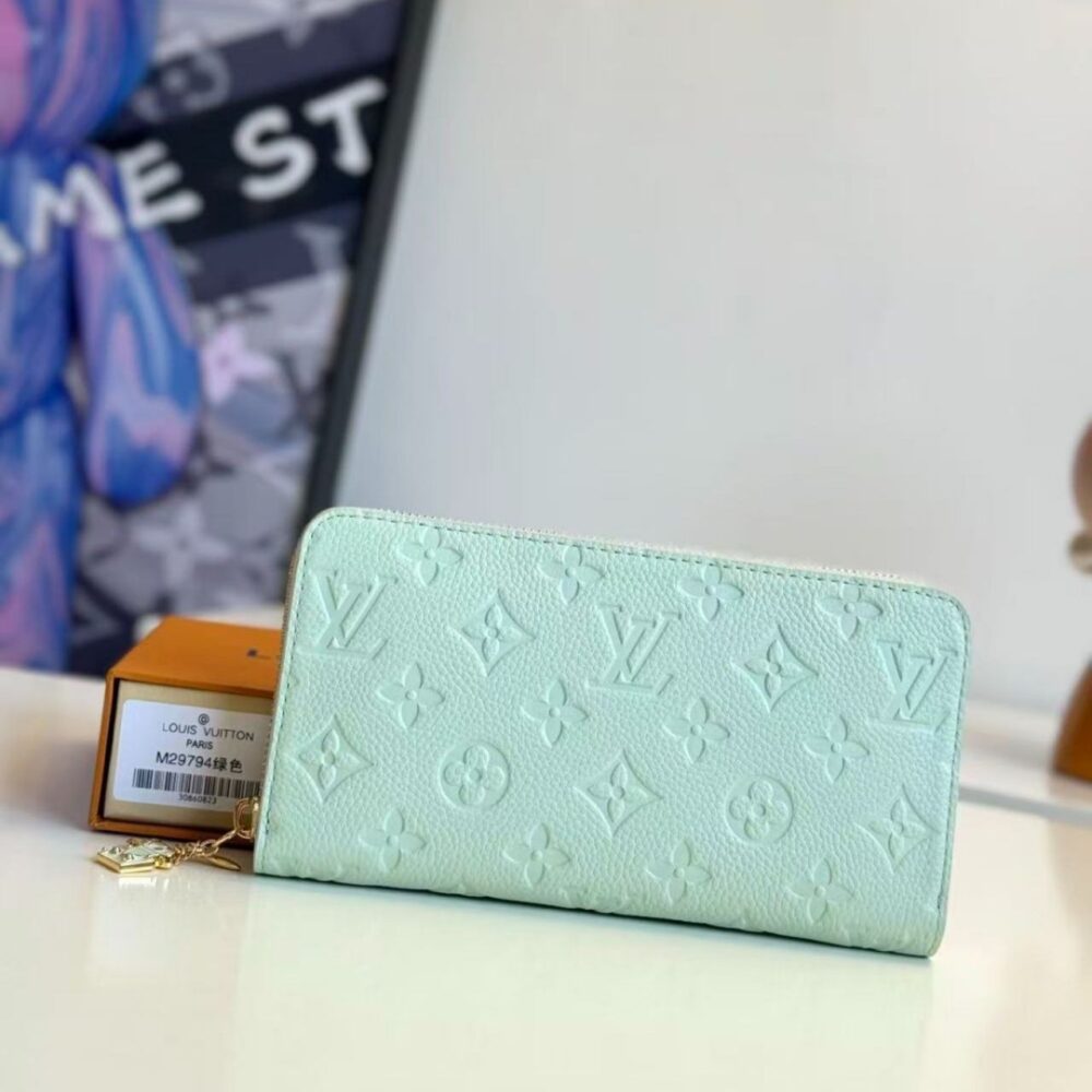 Alternative view of Prestige Edition - Louis Vuitton Zippy Wallet Apple Green 19.5cm