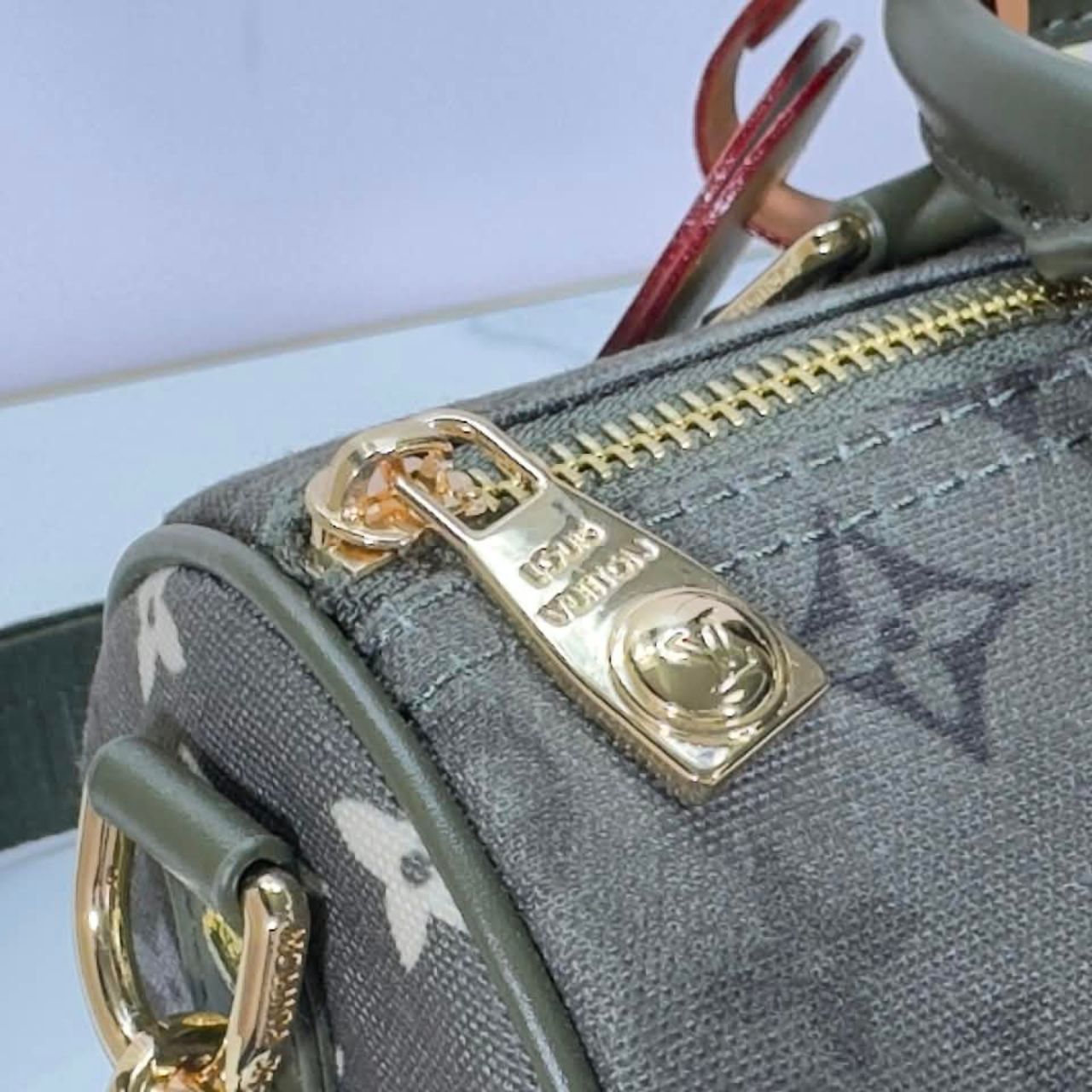 Louis Vuitton Keepall Bandouliere 25 Khaki 25cm M26930 - Image 9