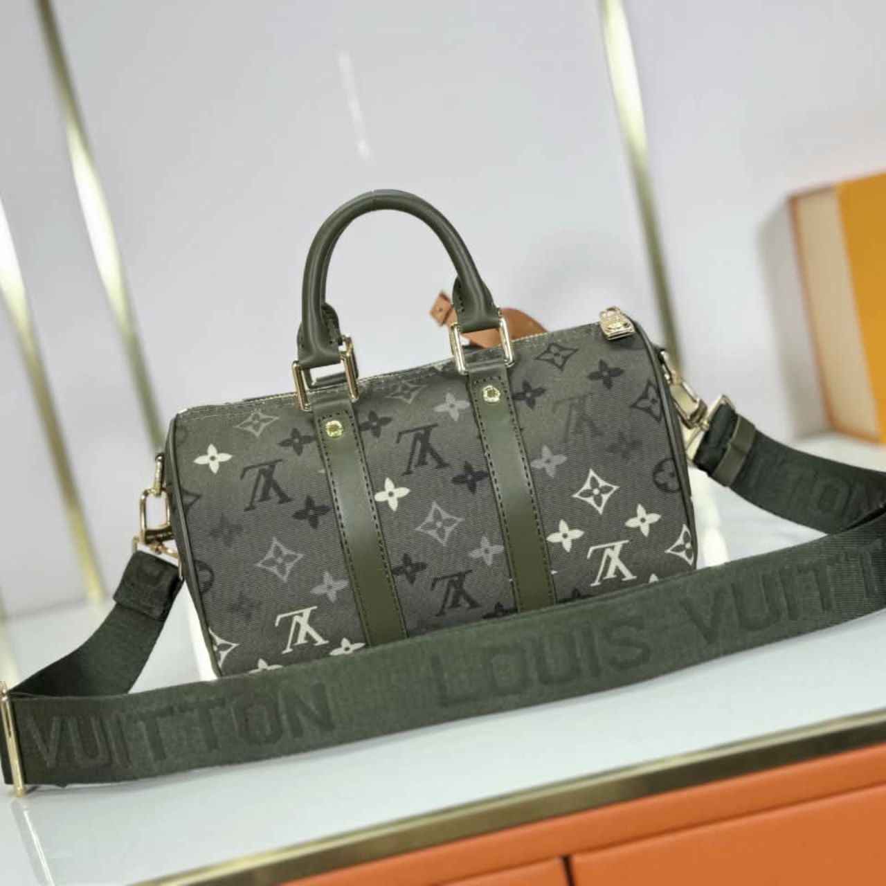 Louis Vuitton Keepall Bandouliere 25 Khaki 25cm M26930 - Image 5