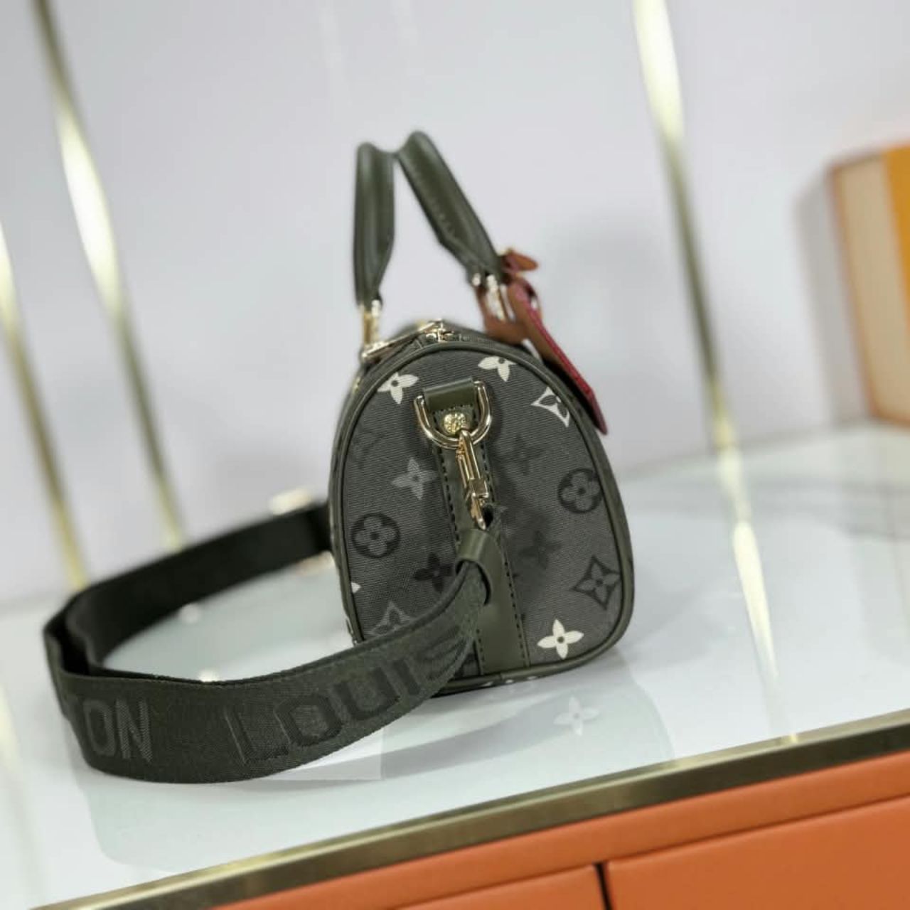 Louis Vuitton Keepall Bandouliere 25 Khaki 25cm M26930 - Image 3