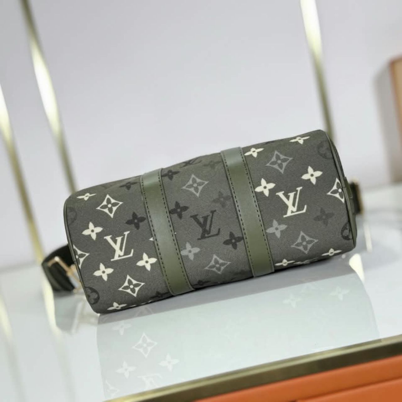 Louis Vuitton Keepall Bandouliere 25 Khaki 25cm M26930 - Image 6