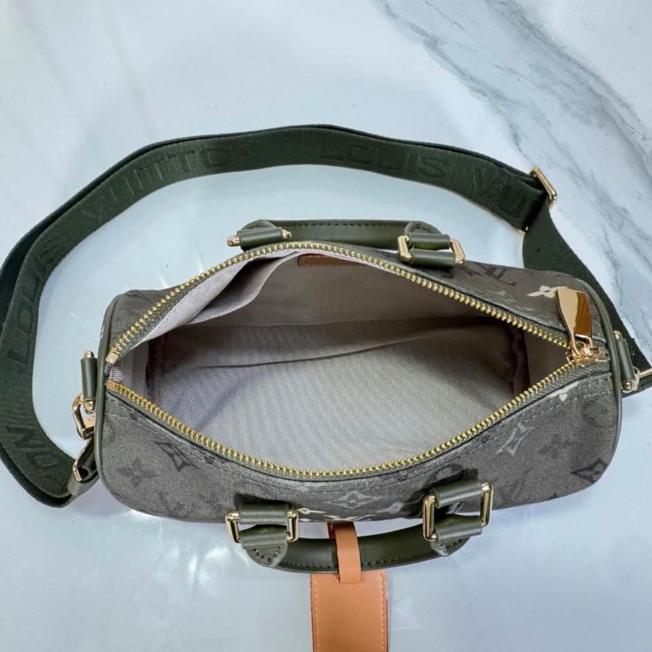 Louis Vuitton Keepall Bandouliere 25 Khaki 25cm M26930 - Image 7