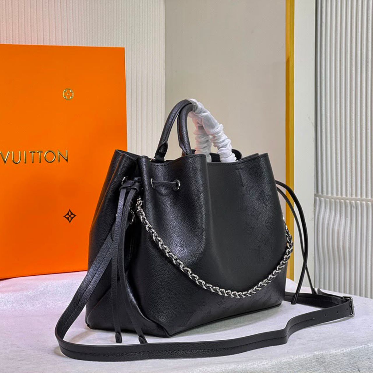Louis Vuitton Bella Tote Bag Black 32cm M59200 - Image 5