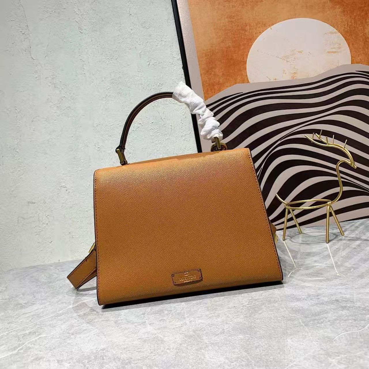 Valentino Garavani Vsling Small Handbag In Grainy Calfskin 25cm - Image 5