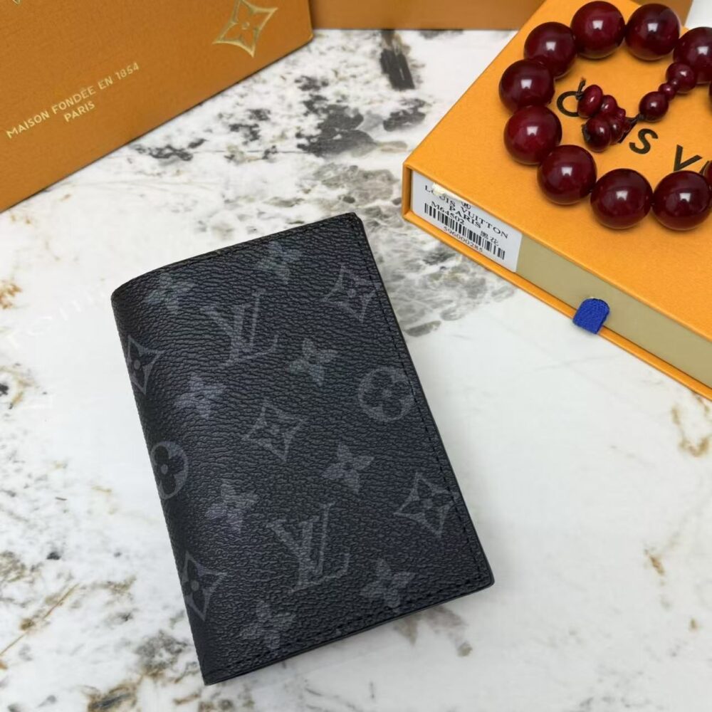 Alternative view of Louis Vuitton Passport Cover Monogram Eclipse 14cm M64501