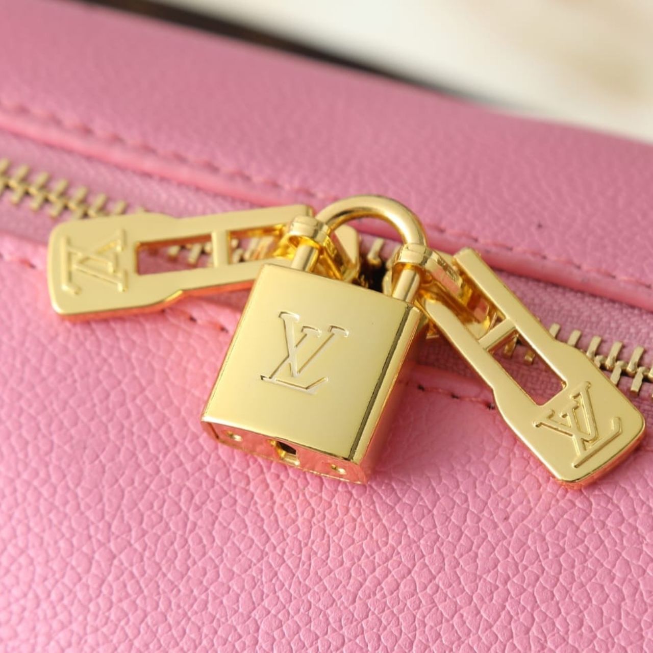 Louis Vuitton Express PM Petal Pink 26cm M29847 - Image 9