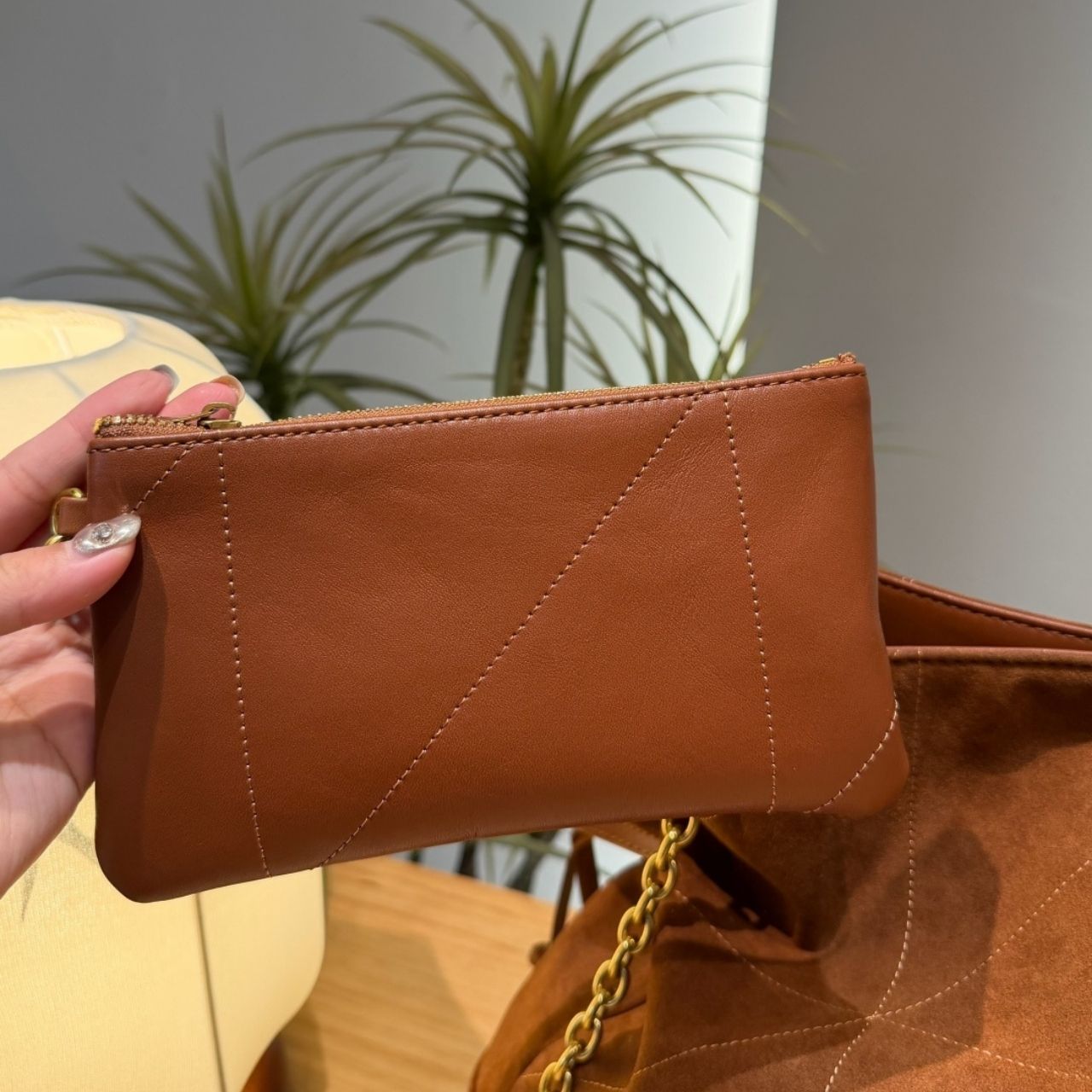 Saint Laurent Jamie Shopping In Suede Caramel Cognac 33cm 8098241U8P72916 - Image 8