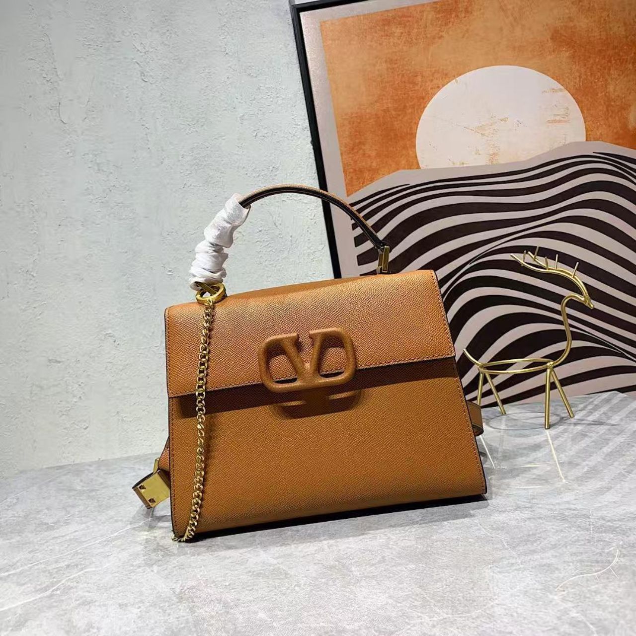 Valentino Garavani Vsling Small Handbag In Grainy Calfskin 25cm - Image 3