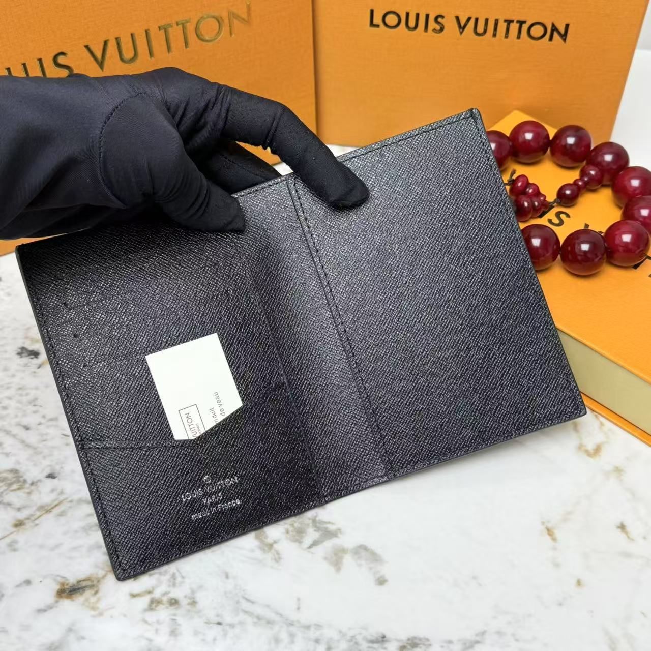 Louis Vuitton Passport Cover Monogram Eclipse 14cm M64501 - Image 5